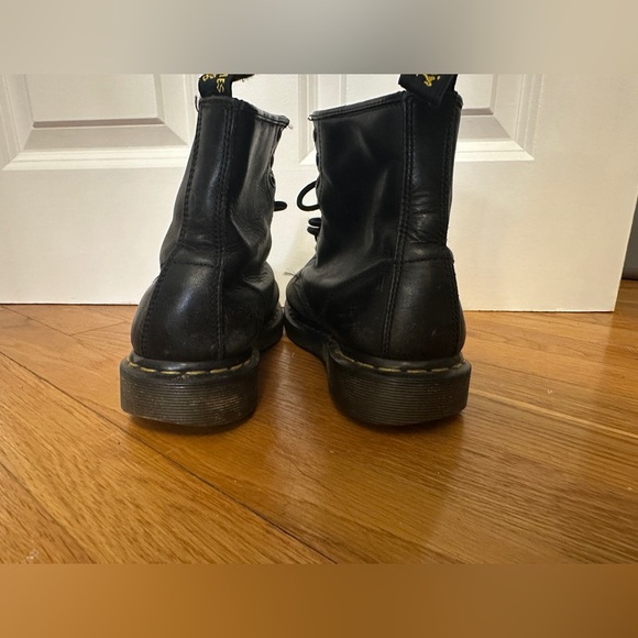 Doc Martens Men’s 1460 Leather Lace Up Boots Size 7 Mens Broken In - Picture 5 of 10